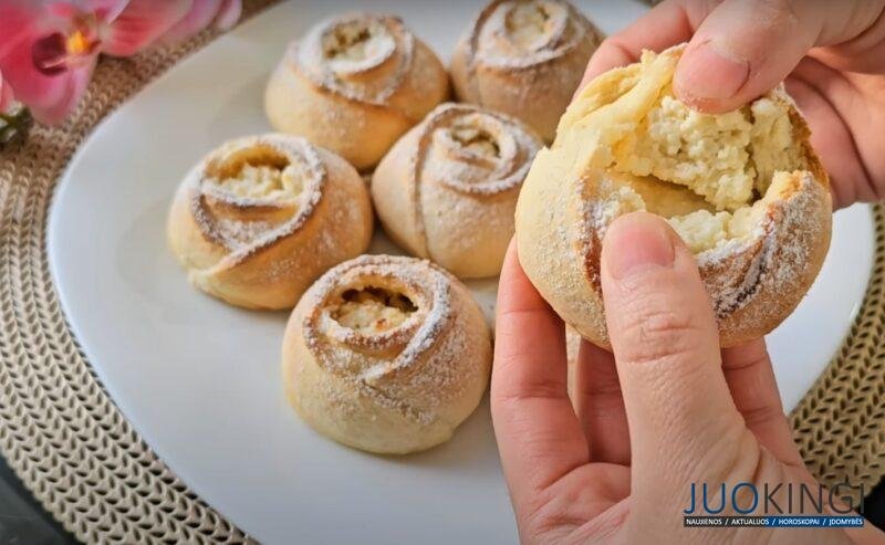Простой и быстрый десерт из обычного теста. Нежные творожные розочки