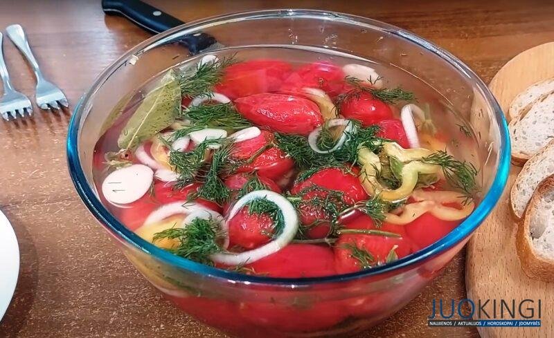 Через 1 сутки в этой тарелке вкусно все. Экспресс-рецепт маринованных помидоров: бесподобно вкусно