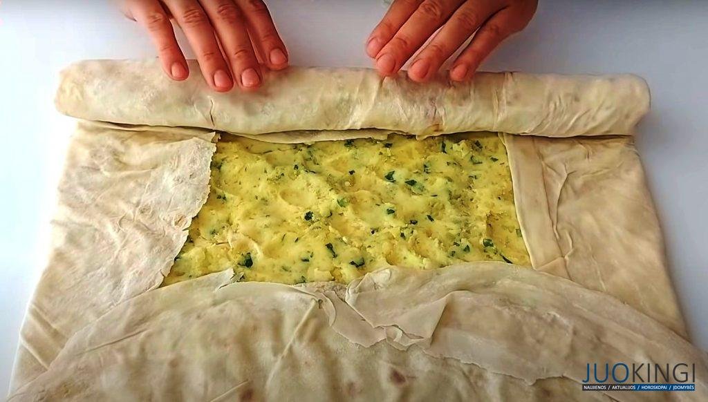 Пирог с картофельной начинкой и сыром. Готовится просто и быстро из тонкого лаваша