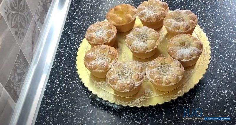 Рецепт за 15 минут с нежной начинкой. Бабушкины кексы: ем и плачу от радости