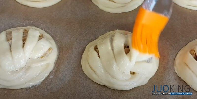 Рецепт за копейки: в 2 раза вкуснее обычных пирожков. Выпечка с медовой яблочной начинкой