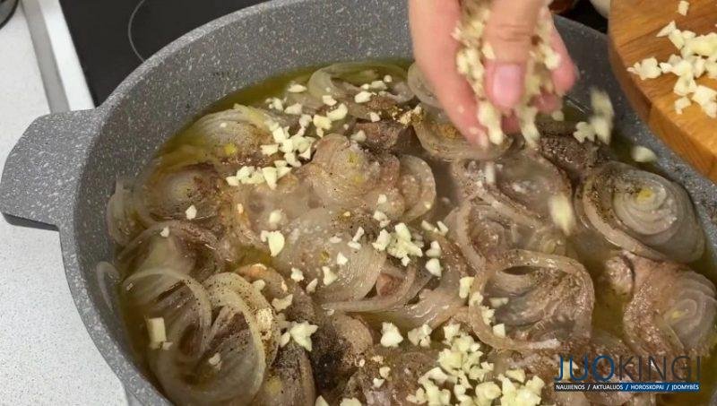 Рецепт приготовления «ресторанного» мяса. Готовлю дома легко и просто: вкусно получается, я мясо мягчайшее