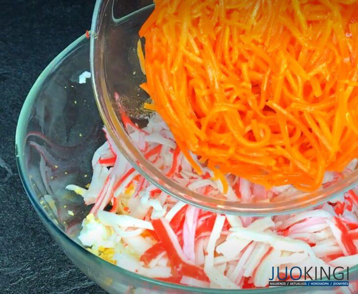 Салат "Простой" из самых доступных продуктов. Рецепт за 5 минут и нет горы посуды: со стола улетает первым