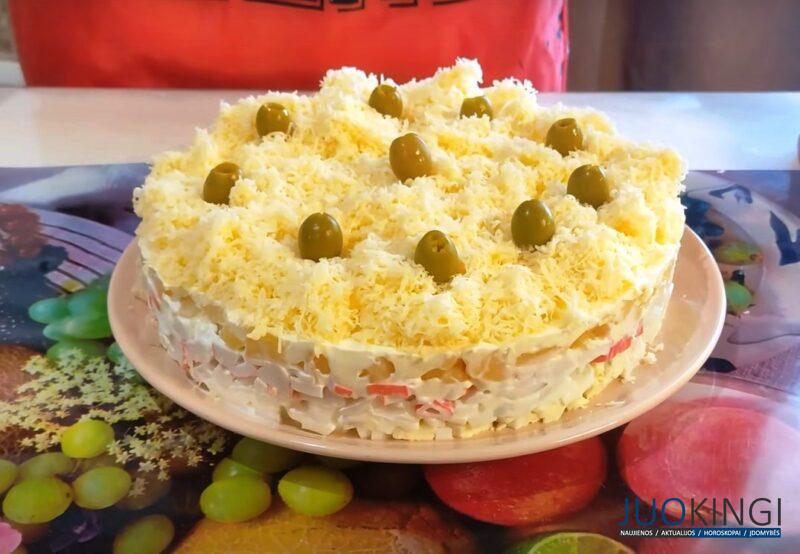 Салат шедевр из обычных крабовых палочек. Станет украшением для любого праздничного банкета