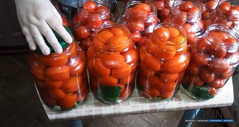 Удачный рецепт заготовки помидоров на зиму. Рассол вкусный и ароматный: выпивается сразу