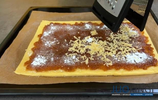 Этот пирог покоряет с первого кусочка: очень вкусно. Готовлю сразу двойную порцию и всегда мало
