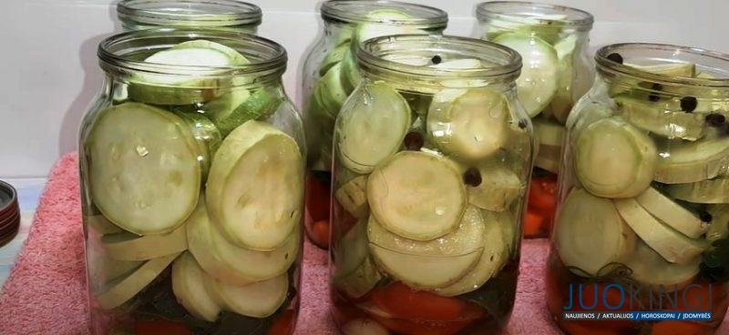 Вкуснее, чем огурцы. Рецепт хрустящих, маринованных кабачков на зиму