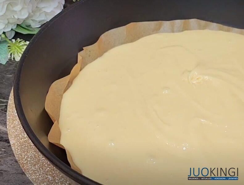 Вкуснее, чем Шарлотка. Ароматный и нежный пирог без миксера с ягодной начинкой