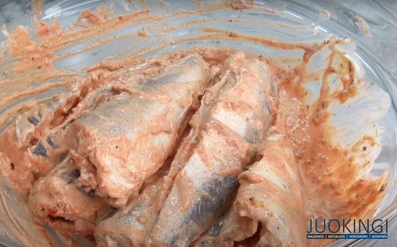 Вкуснее, чем жареная рыба. Гости из Испании научили меня вкусно готовить дешёвую рыбу: рецепт удивляет
