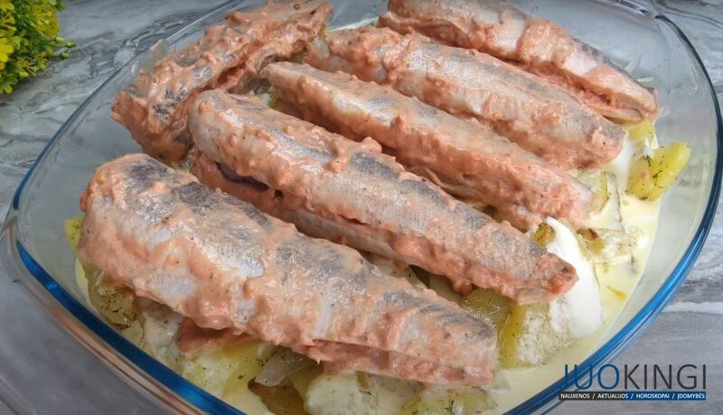 Вкуснее, чем жареная рыба. Гости из Испании научили меня вкусно готовить дешёвую рыбу: рецепт удивляет