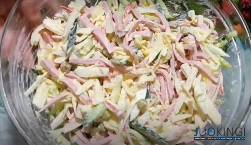 Самый вкусный салат с крабовыми палочками. Быстрый закусочный салат для любого случая