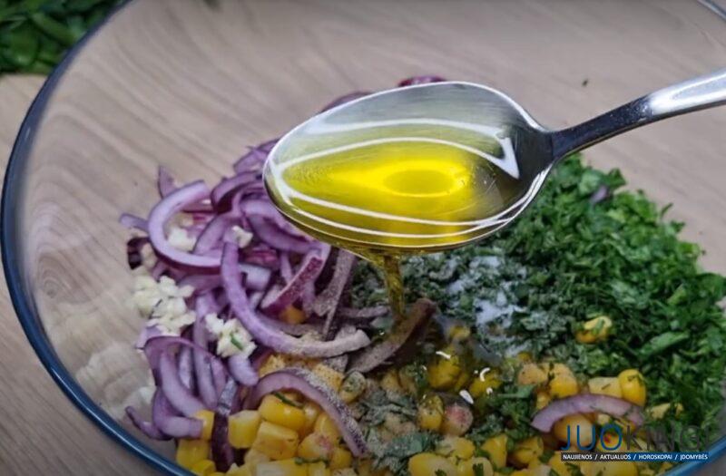 Вкусный и сытный салат. Из банальной свеклы: на каждый день и на праздник
