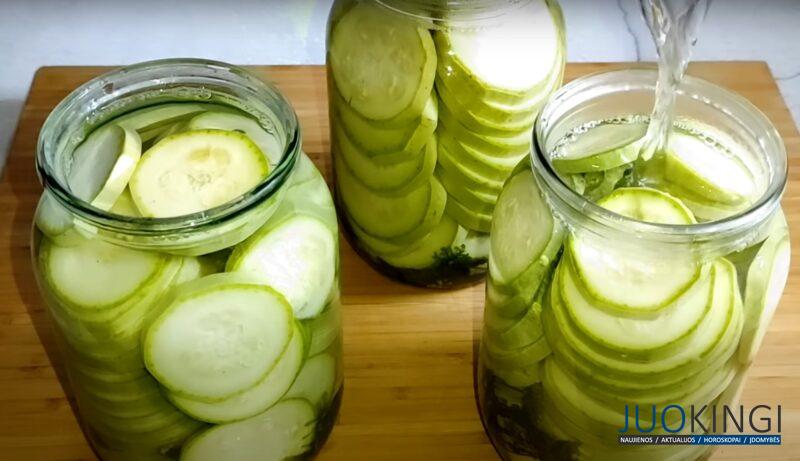 Вкусные маринованные кабачки. Съедаются мгновенно: сладкие, пикантные, хрустящие