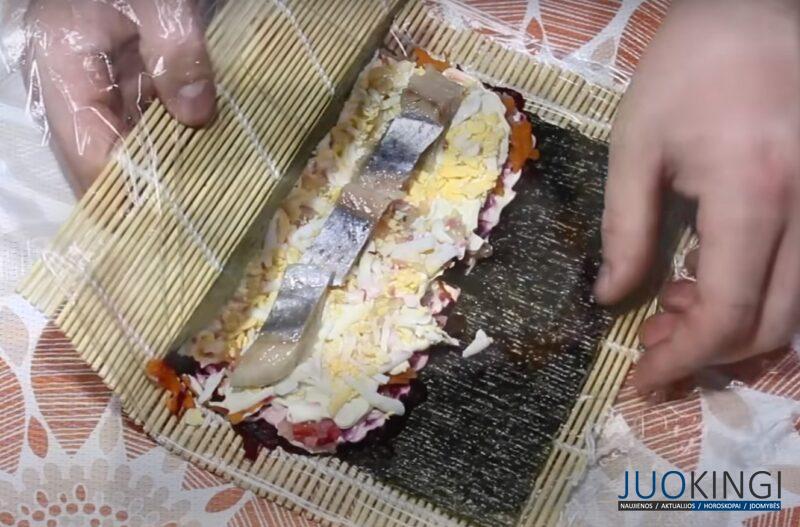Вкусно и креативно. Ролл «Селедка под шубой» на Новогодний стол