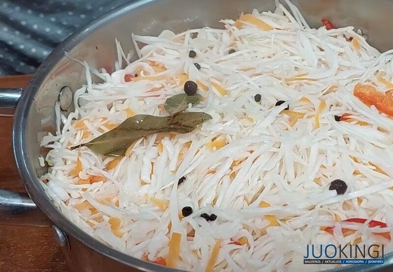 Вкусная маринованная капуста за 1 ночь. Идеальные пропорции соли и сахара: хрустящая и сочная