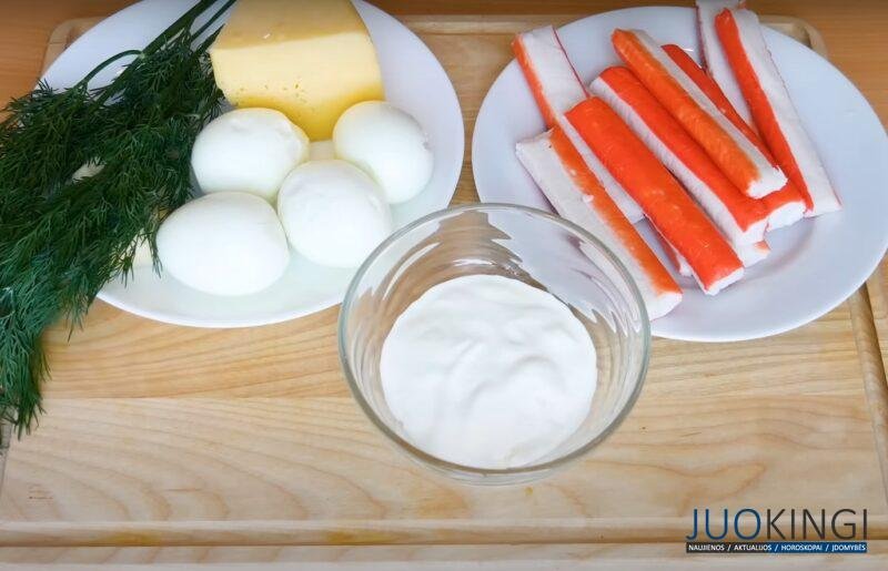 Вкуснятина за 20 минут. Рулет из лаваша с крабовыми палочками, сыром и яйцом: шикарное блюдо