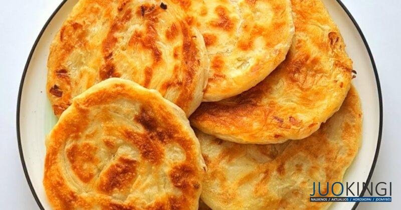 Вкусные луковые лепешки на сковороде. Готовим и едим уже 2 дня подряд: простой рецепт