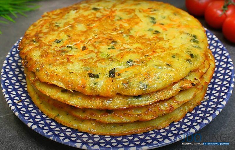 Вкуснейшие ленивые лепёшки. Просто добавляю в тесто капусту с морковкой и перемешиваю