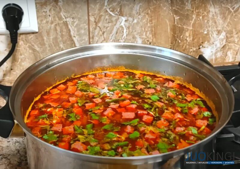 Солянка - самый вкусный рецепт: намного проще классического. Такой суп захочешь еще