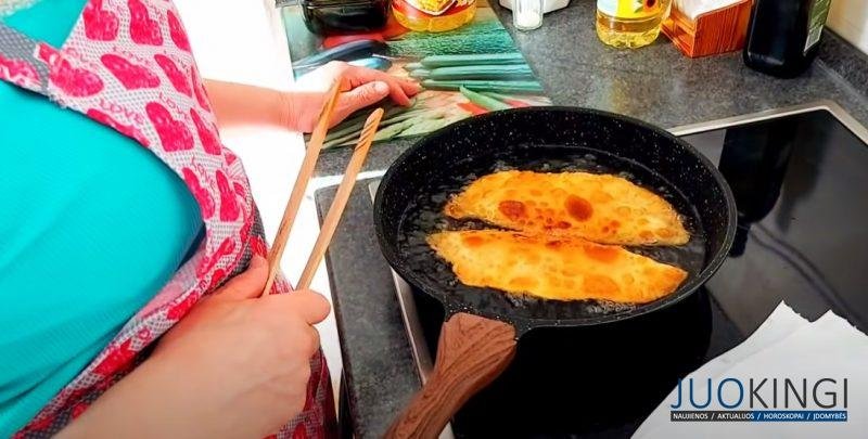 Чебуреки сочные и хрустящие. С тонким тестом и пузырьками: вкусный рецепт