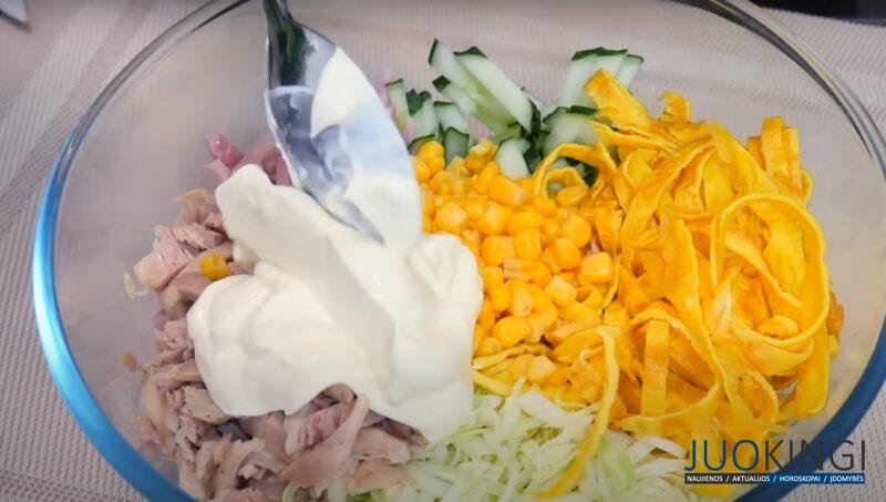 Сочный и нежный салат за секунду. Невероятно вкусно: все ингредиенты уже есть у вас дома