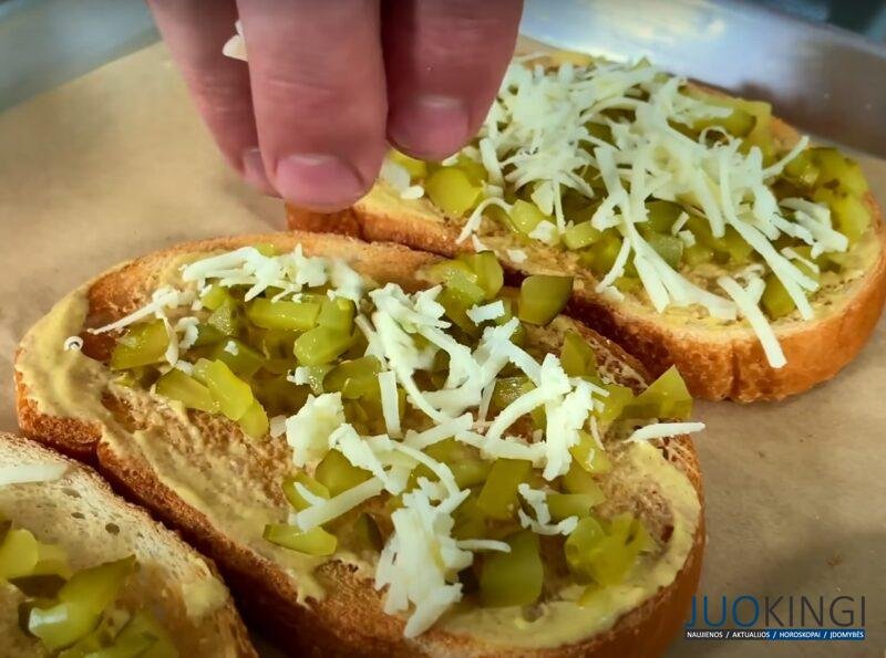 Горячие бутерброды "Восторг". Они такие вкусные, что я готовлю их 3 раза в неделю