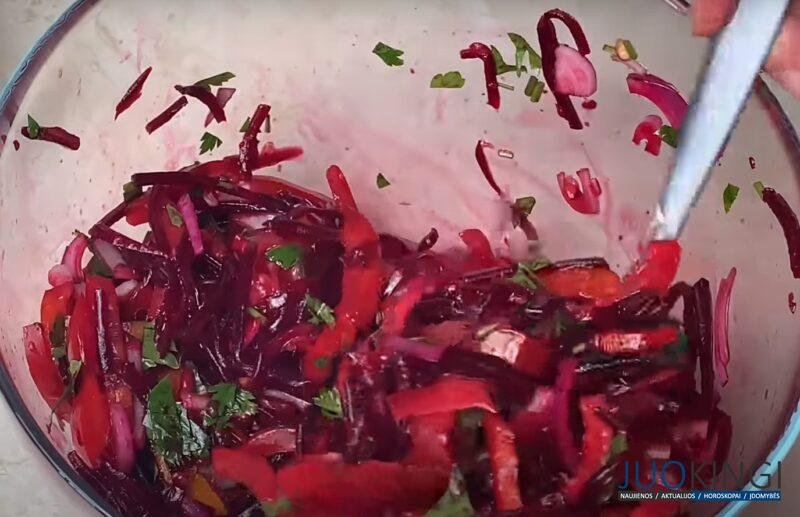 Съедят за 1 минуту. Необыкновенно простой и вкусный салат из обычной свеклы