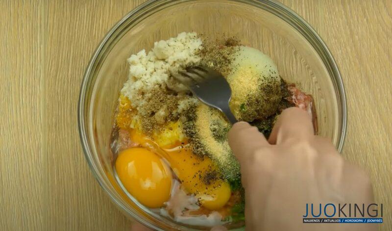 Просто море удовольствия. Беру фарш и готовлю сочные и вкусные рулетики