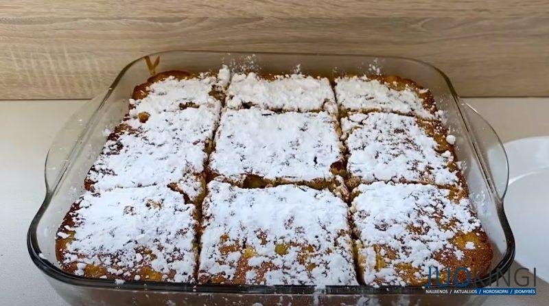 Просто смешайте яблоки и немного орехов. Вкусный яблочный пирог с небольшим количеством теста