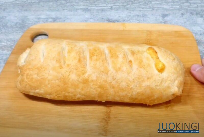 Просто возьмите сырок "Дружба" и 3 яйца. Вкусный слоёный рулет с начинкой за 30 минут