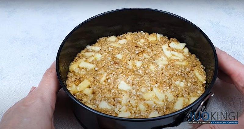 Просто смешайте овсянку и яблоки. Рецепт шарлотки из теста с овсяными хлопьями