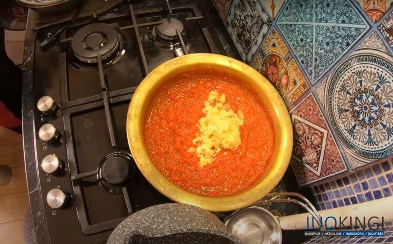Просто помидоры и перец. Вкусная Аджика на зиму: так готовила моя бабушка