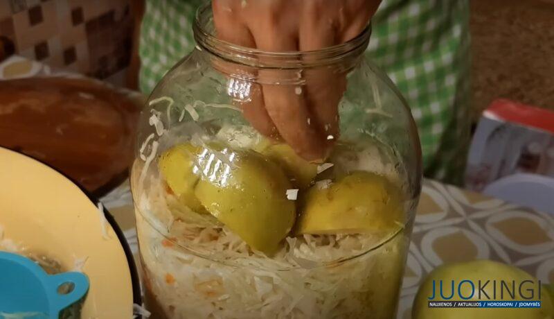 Настоящая квашеная капуста в банках. Так готовили наши прабабушки: хрустящая и вкусная
