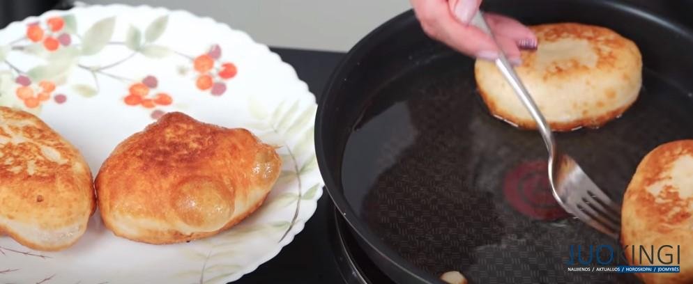 Ленивые пирожки с луком и яйцом на кефире. Секрет сочной начинки