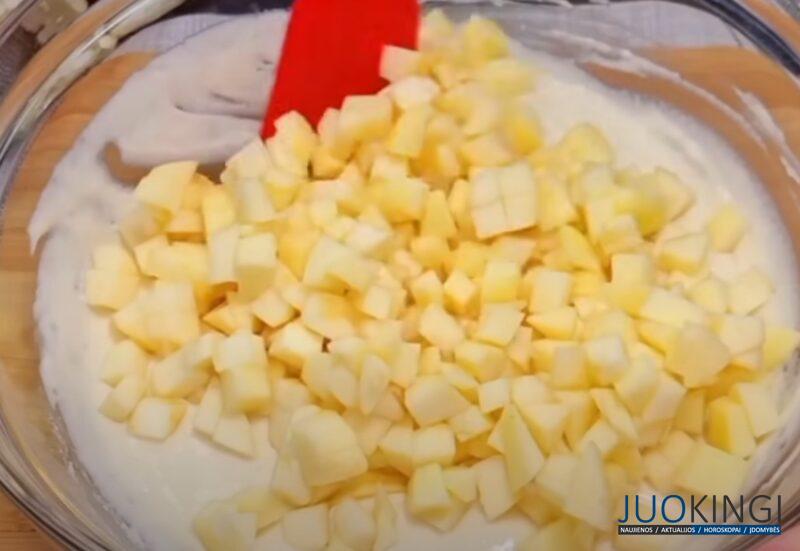 Ленивая "Шарлотка". Просто положите яблоки в кипящее масло: сладкое яблочное объедение