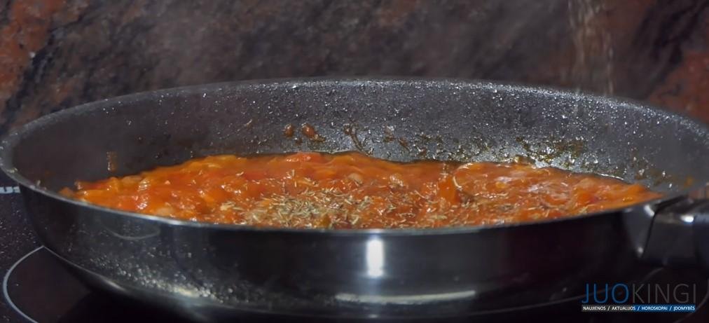 Такой вкусный, что готовлю почти каждый день. Легкий, сытный ужин: куриные стейки с ароматными травами и сыром