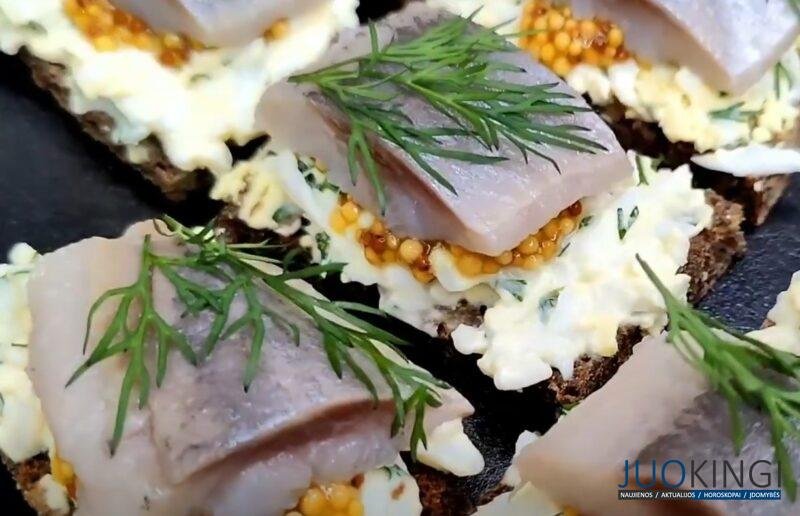 Закуска из селедки и хлеба с особой начинкой. 2 вкусных рецепта: хит праздничного стола