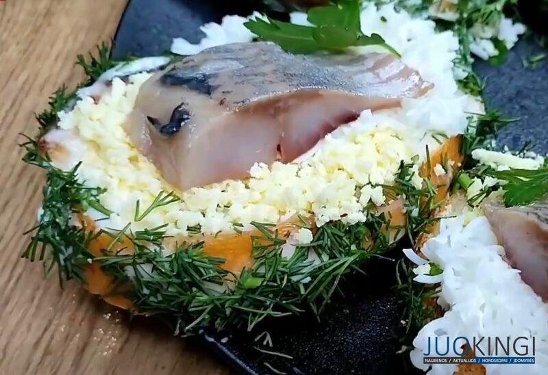 Закуска из селедки и хлеба с особой начинкой. 2 вкусных рецепта: хит праздничного стола