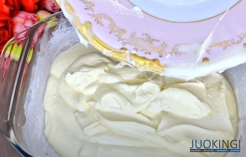 Беру творог и 3 яйца. Красиво и вкусно: нежная запеканка с мороженными ягодами