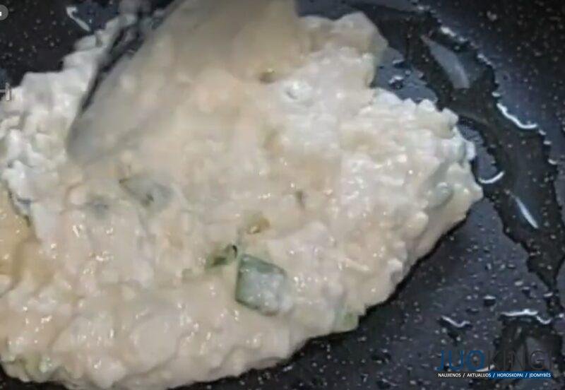 Смешиваю творог и кефир. Вкусные творожные лепешки на завтрак: рецепт за 5 минут