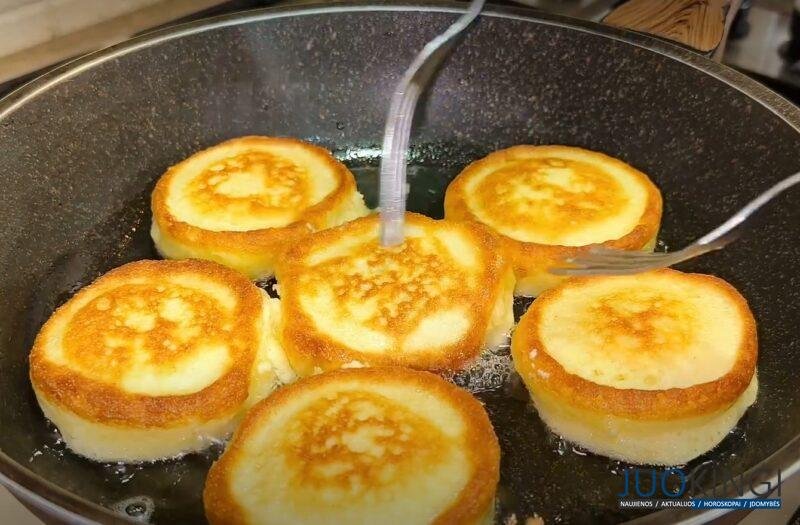Беру 1 стакан кефира и 2 яйца. Оладьи без муки: простой и вкусный рецепт