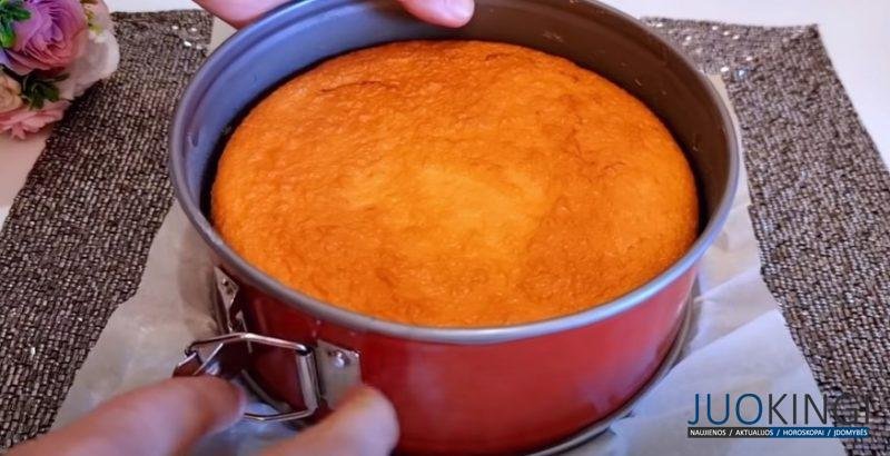 Беру кефир и любое варенье. Нежный пирог на скорую руку: рецепт за копейки к чаю