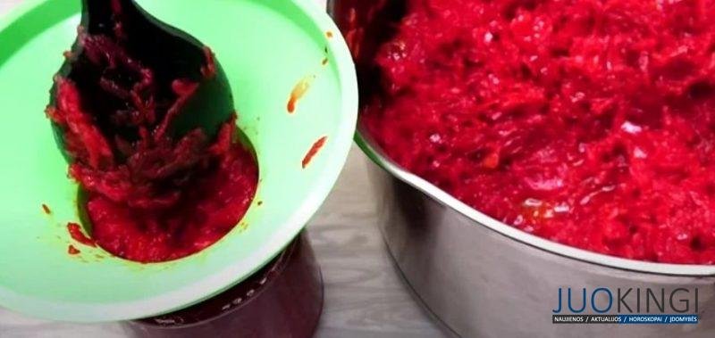Летом готовлю борщ на зиму. Хранится просто в шкафу: съедаем по 45 баночек
