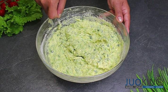 Вместо обычных оладий готовлю кабачковые лепешки: также вкусно, только проще