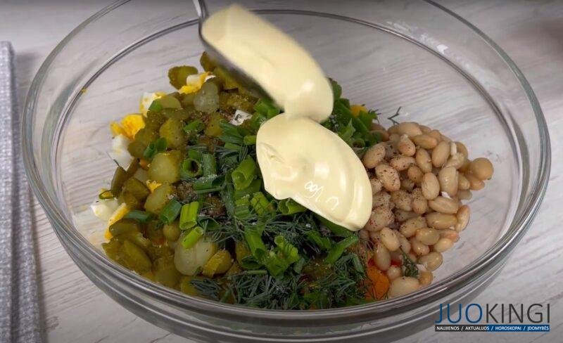 Все порезала, смешала и готово. Простой рецепт вкусного и быстрого салата