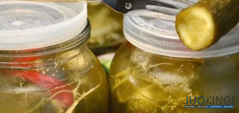 Квашу огурцы на зиму только холодным способом. Получаются хрустящие, рассол долго не мутнеет: залил водой и готово