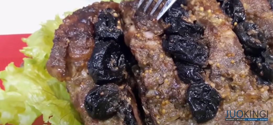 Смазываю маринадом и запекаю. Божественное мясо: праздничный вариант