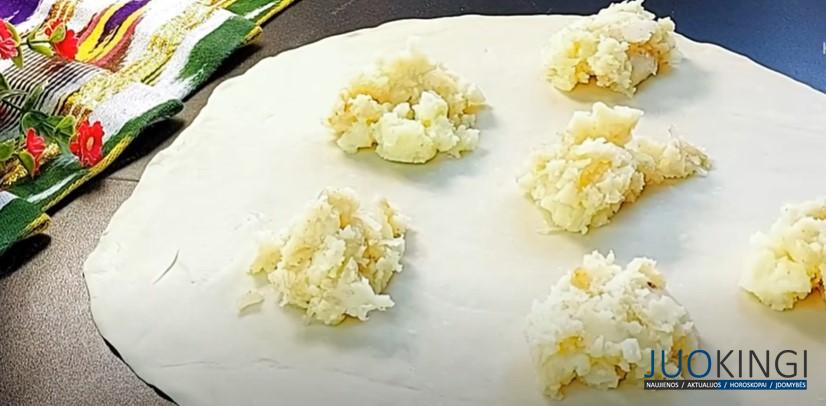 Научила всех подруг готовить вкусные чебуреки. Подружки в восторге и другим рецепт советуют