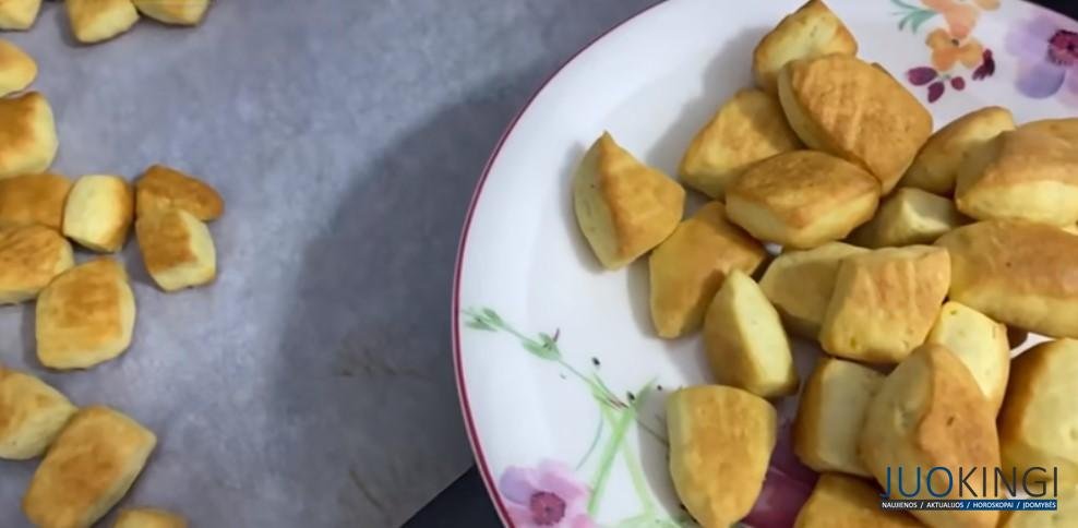 Уже 2 дня подряд их готовлю! Лимон и мука для вкусняшек к чаю. Лимонные подушечки