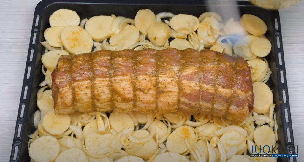 Горячее блюдо на праздничный стол. Мясной рулет на Новый год